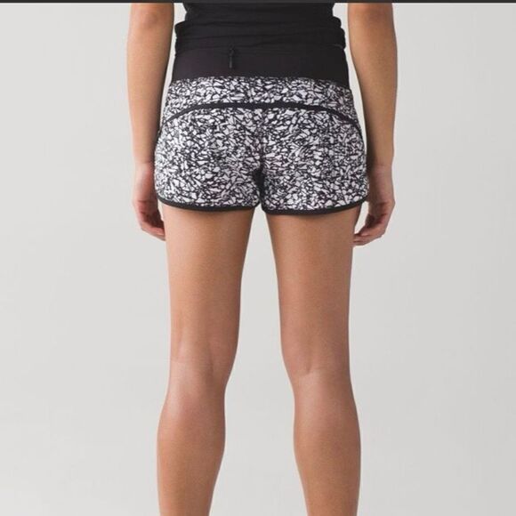 Lululemon Speed Short (2 1/2") 10 - Picture 2 of 8